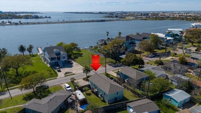 Building Photo - 1618 Bayou Shore Dr