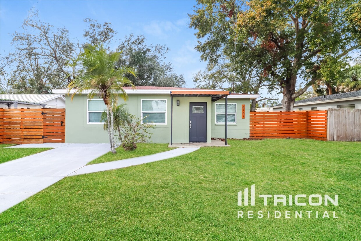 Foto principal - 6707 S Hesperides St