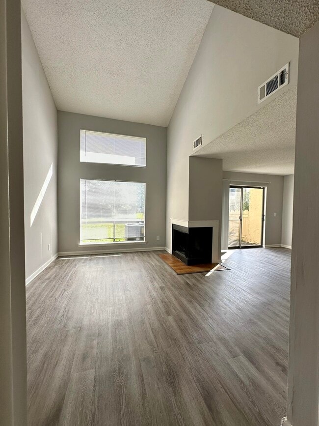 Building Photo - Park South at Deerwood