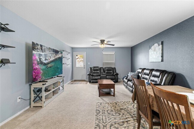 Foto del edificio - 12 Trinity Cir