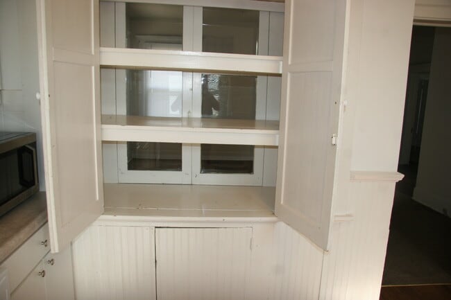 Building Photo - 123 Andrew Pl