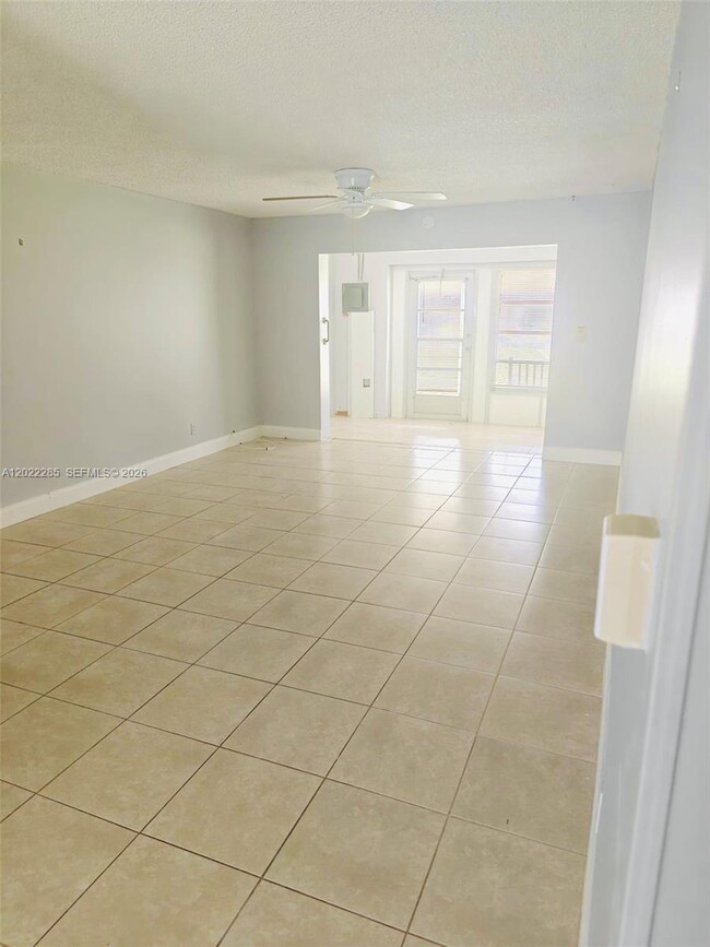 Building Photo - 1140 NW 85th Ave
