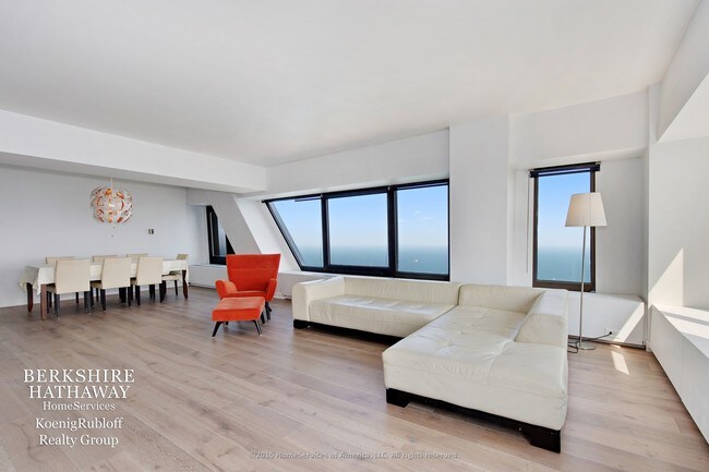 Foto del edificio - 175 E Delaware Pl