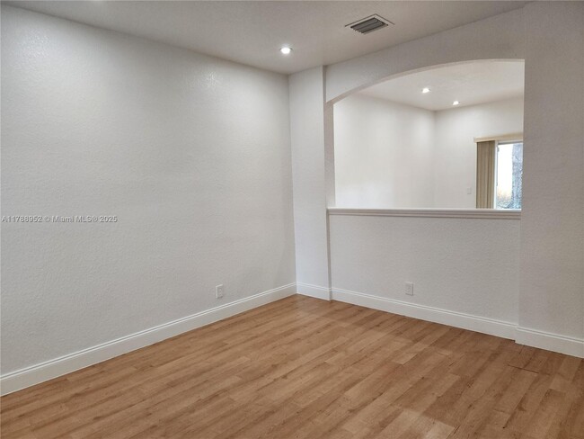 Foto del edificio - 11392 NW 34th Pl