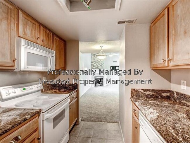 Building Photo - 10243 E Peakview Ave