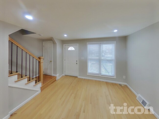 Foto del edificio - 7908 St Monica Dr