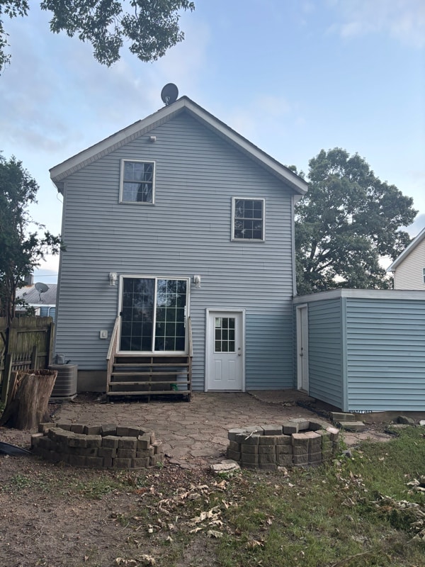 Building Photo - 810 Stewart Ave
