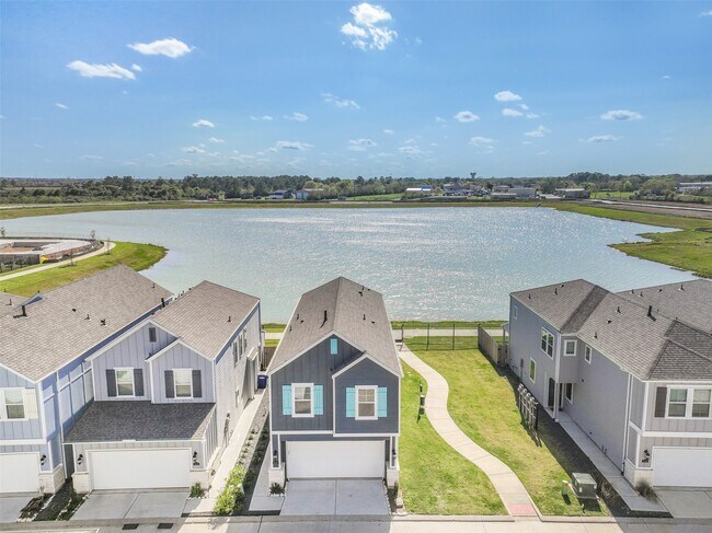 Foto del edificio - 2402 Shoreline Dr