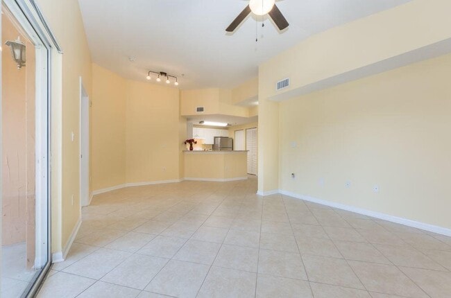 Foto del edificio - 5080 Fairways Cir
