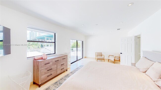 Foto del edificio - 19140 N Bay Rd