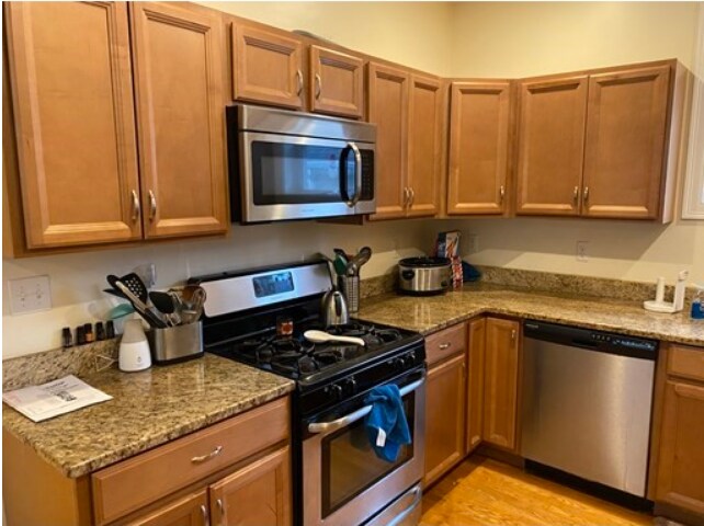 Building Photo - 210 Calumet St