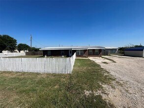 Building Photo - 18049 Cindy's Ln