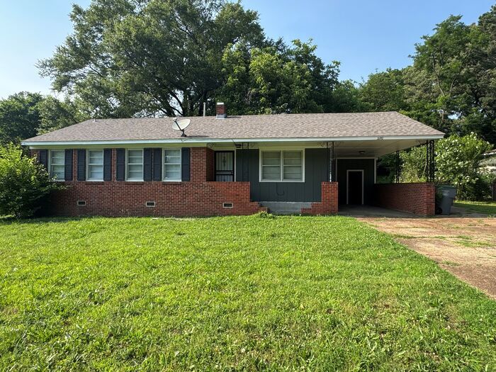 Primary Photo - 2170 St Elmo Ave