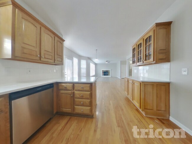 Foto del edificio - 2220 Makayla Ln