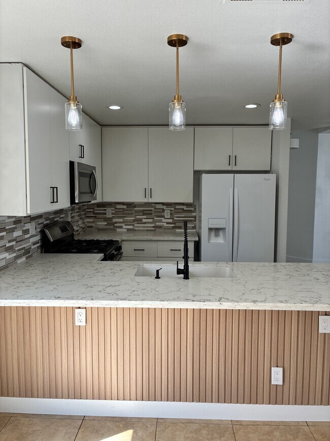Building Photo - 5969 Woodfield Dr
