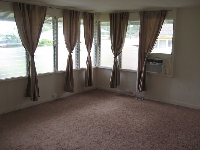 Building Photo - 2939 Kaamalio Dr