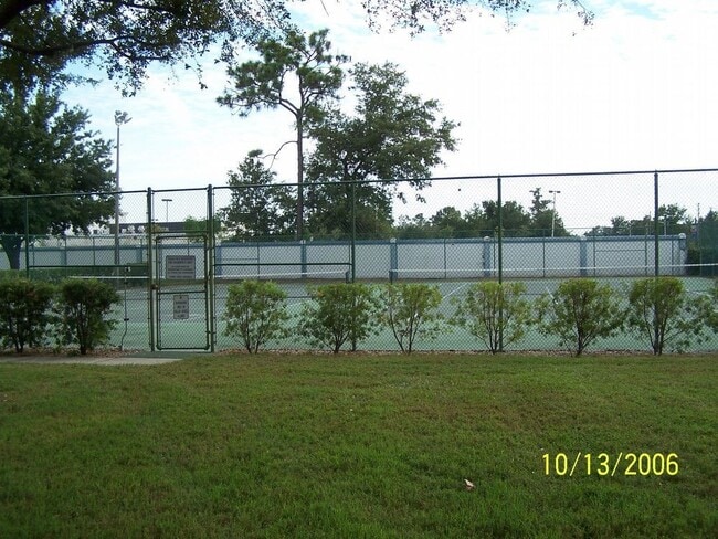Building Photo - 952 Courtyard Ln