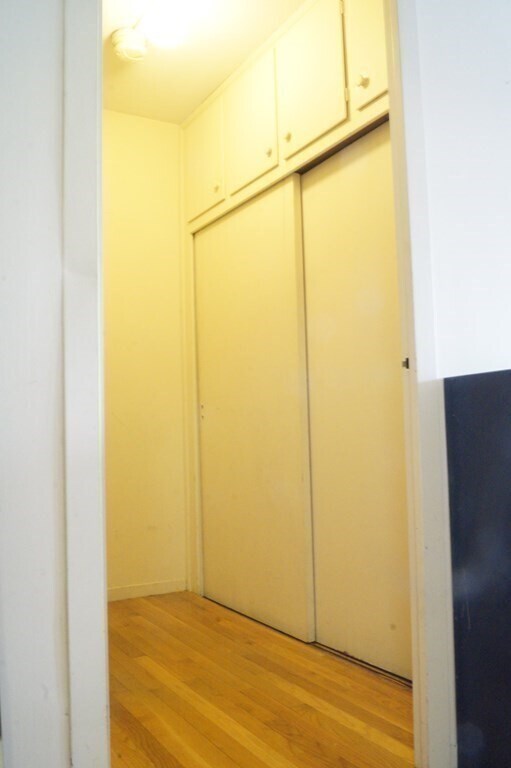 Building Photo - 145 Pinckney St