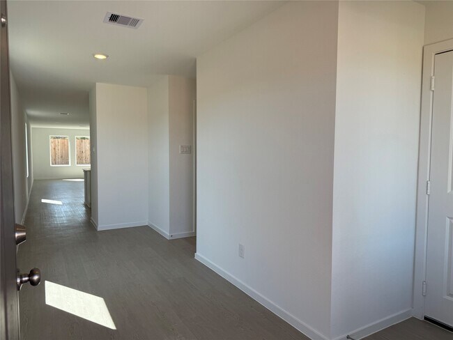 Foto del edificio - 458 Southern Magnolia Wy