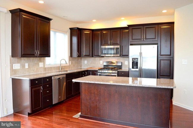 Building Photo - 23351 Milltown Knoll Square