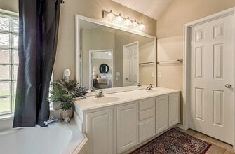 Building Photo - 2617 Sunday House Dr