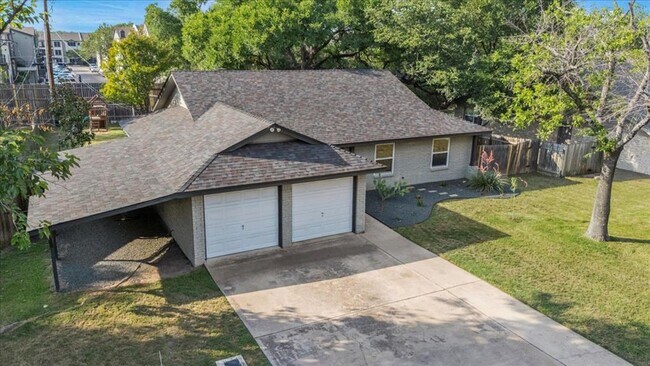 Foto del edificio - 9608 Newberry Dr