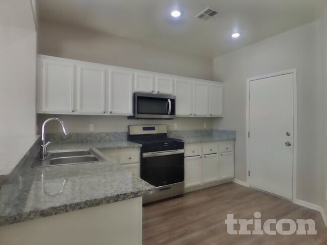 Building Photo - 1300 Pecan Tree Ct