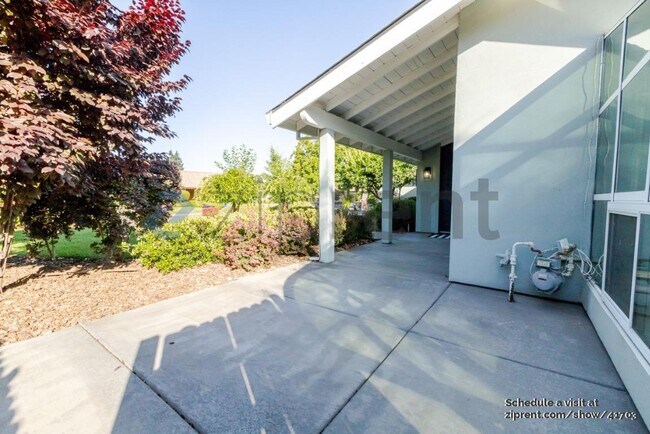 Foto del edificio - 416 Claydon Way
