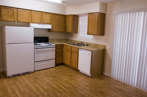 2 bedroom Kitchen - Oxford Townhouses