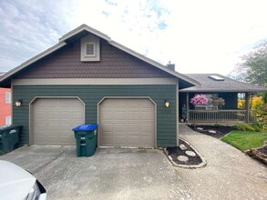Building Photo - 6012 Oscar Ct