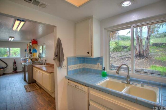 Foto del edificio - 23692 Lemon Ave