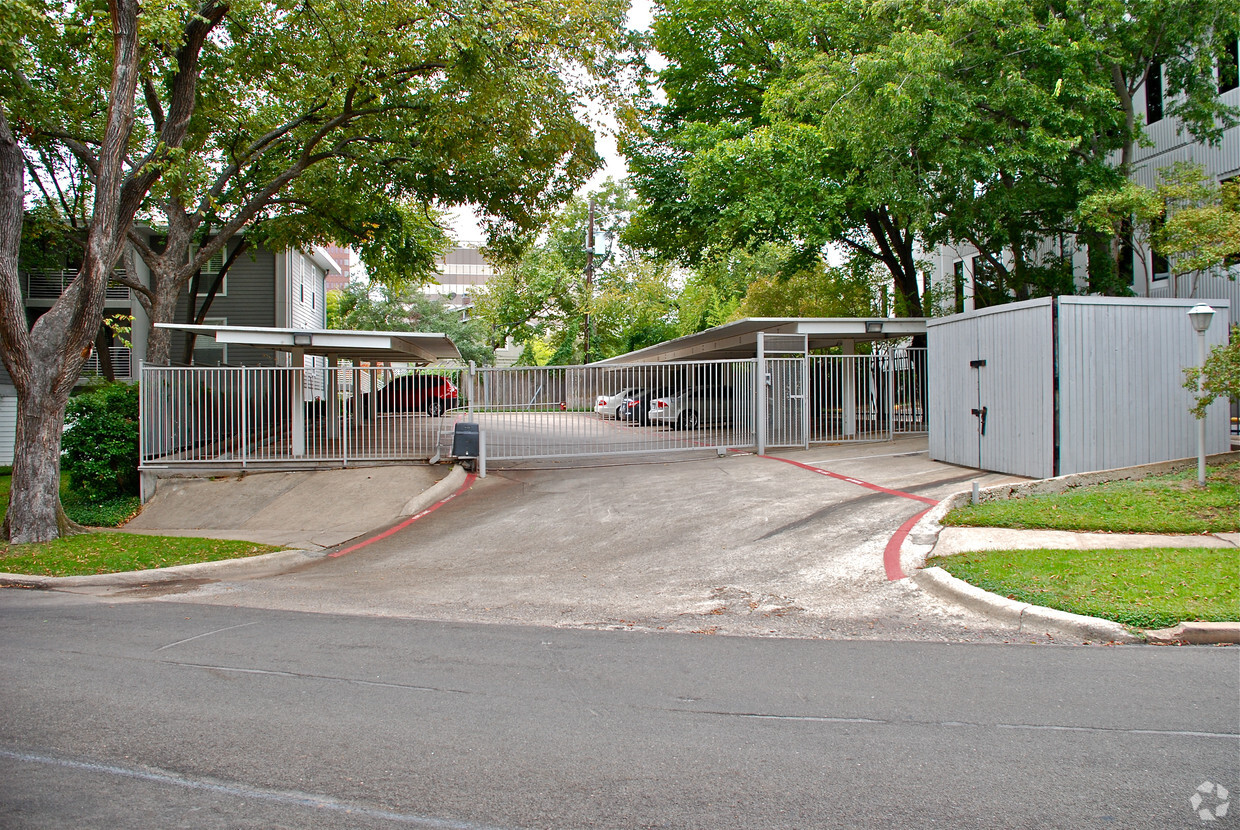 Primary Photo - Chalet Apartments