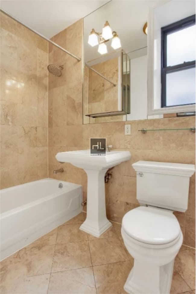 Building Photo - East 5th Street