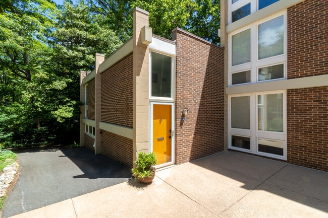 Building Photo - 11506 Hickory Cluster