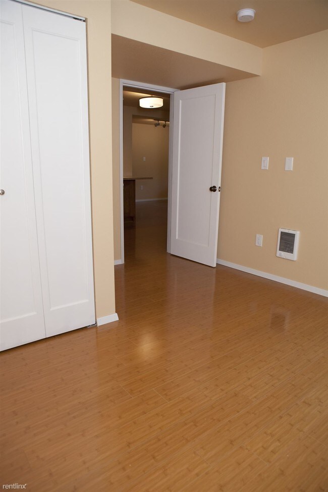 Foto del edificio - 2553 Bellevue Way NE