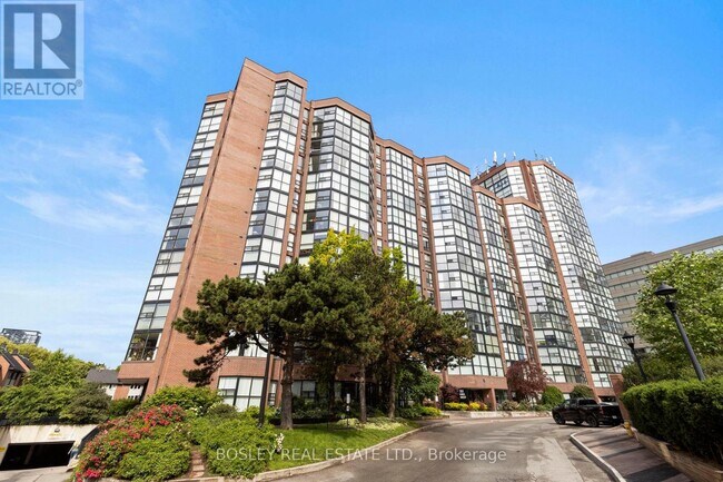 Photo du bâtiment - 701 King St W