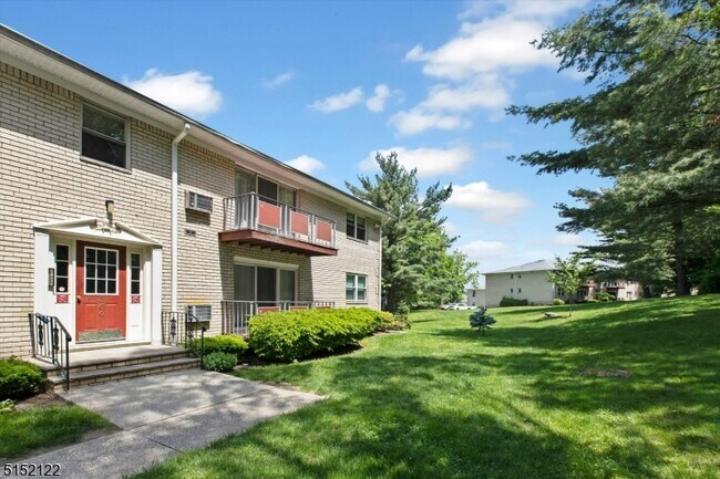 Foto del edificio - 366 Hoover Ave