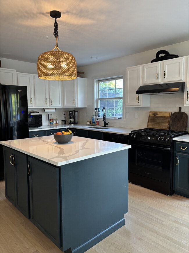 Kitchen - 249 East Ave