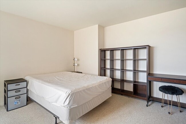 Building Photo - 1516 Hinman Ave