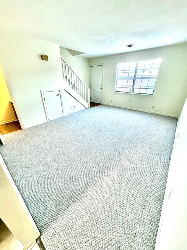 Primary Photo - 1219 Cora Ln