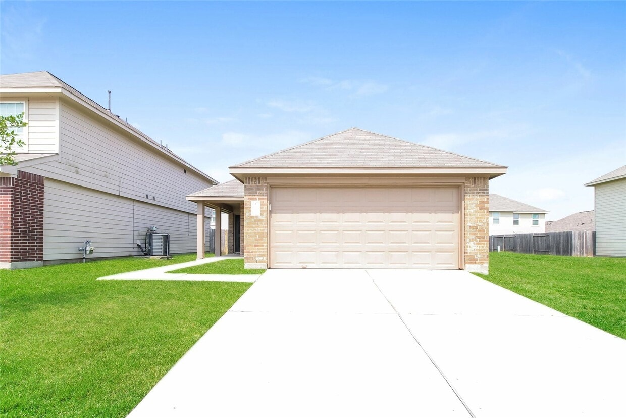 Primary Photo - 13206 Withee Path Ln