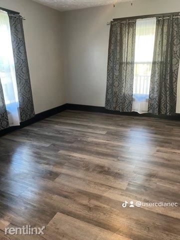 Building Photo - 3 br, 1.5 bath House - 217 Elm Street