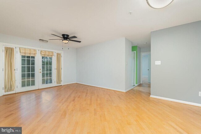 Building Photo - 1309 Sheridan Pl