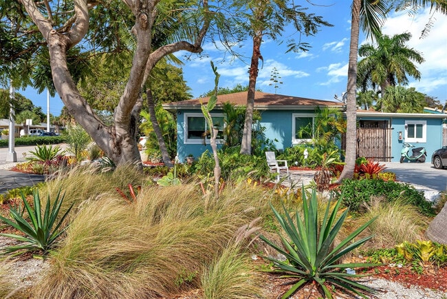 Building Photo - 2109 NE 26th St