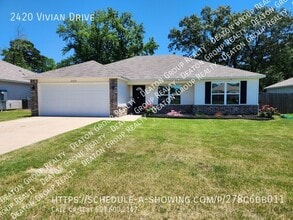 Building Photo - 2420 Vivian Dr