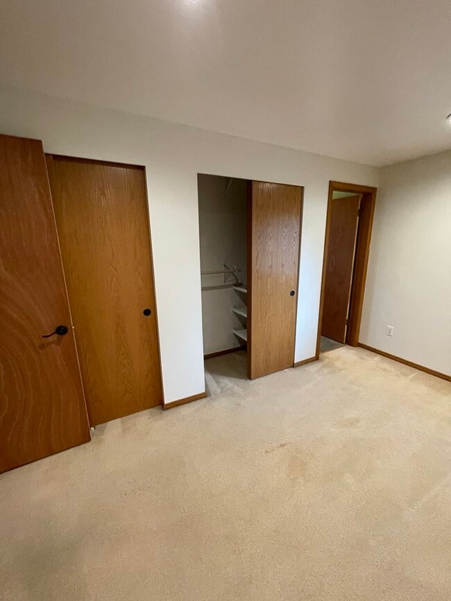 Dormitorio principal - 3921 Magrath Rd