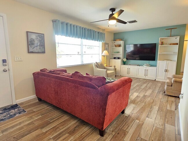 Foto del edificio - 426 Pineview Dr