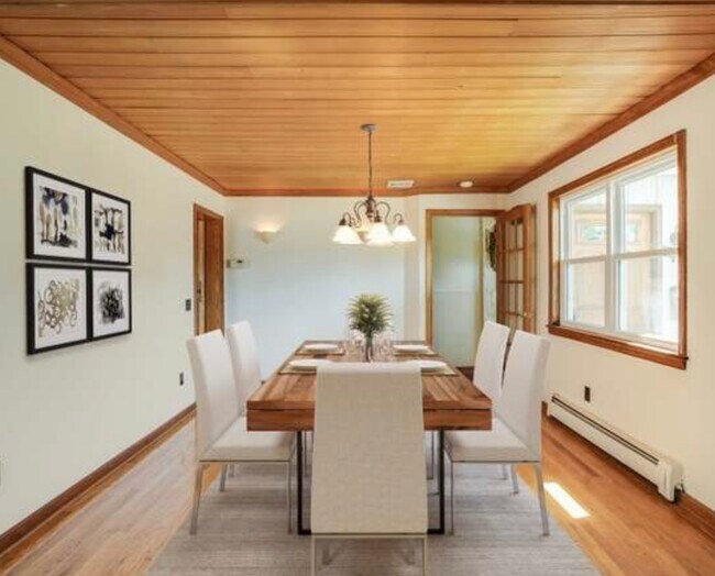 Building Photo - 4 Retford Ave