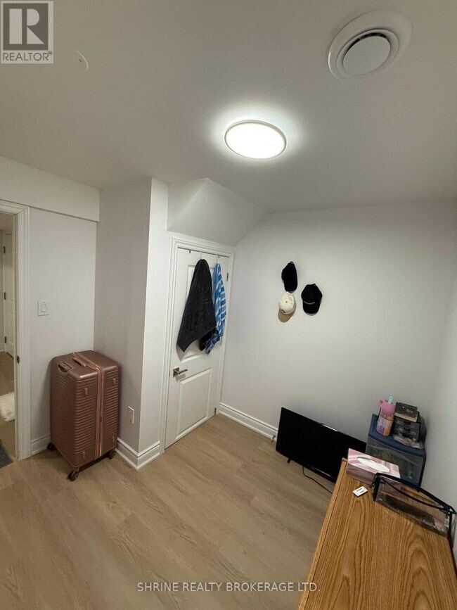 Photo du bâtiment - 166 Byers St