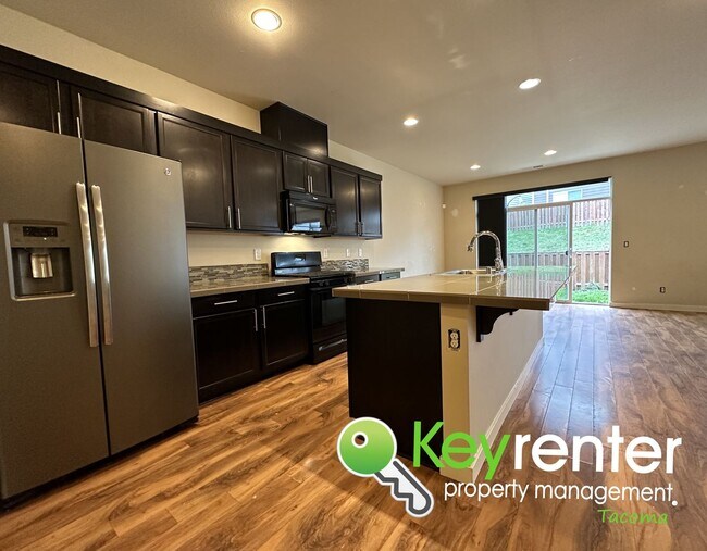 Foto del edificio - Puyallup Multi-level Fabulous 4Bed/2.5Bath...